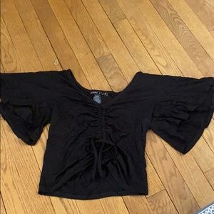 Black crop top shirt